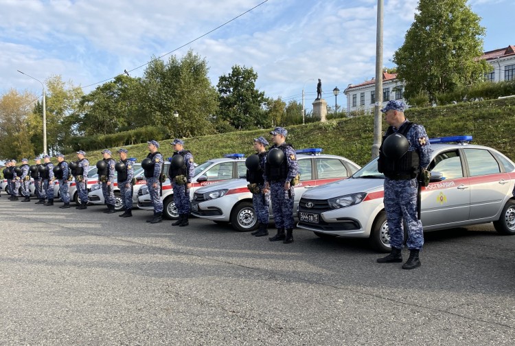 Новые автомобили пополнили автопарк вневедомственной охраны Росгвардии по Архангельской области 